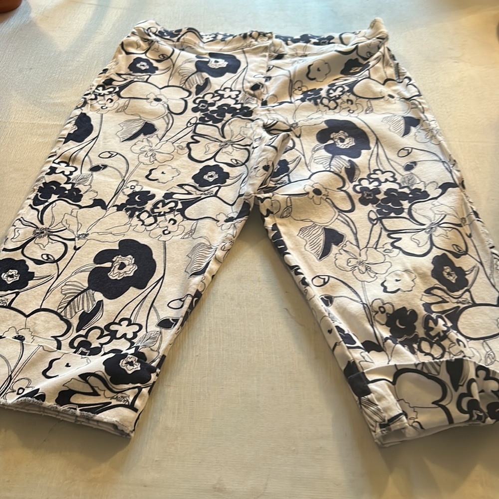 Gently used Printed capris, size 12